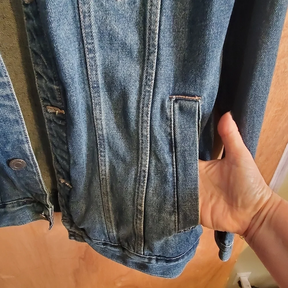 MOONSHINE SPIRITS BY BRAD PAISLEY. DENIM JACKET. DISTRESSED. MENS MED - Picture 8 of 9